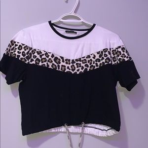 Super cute kinda crop top shirt